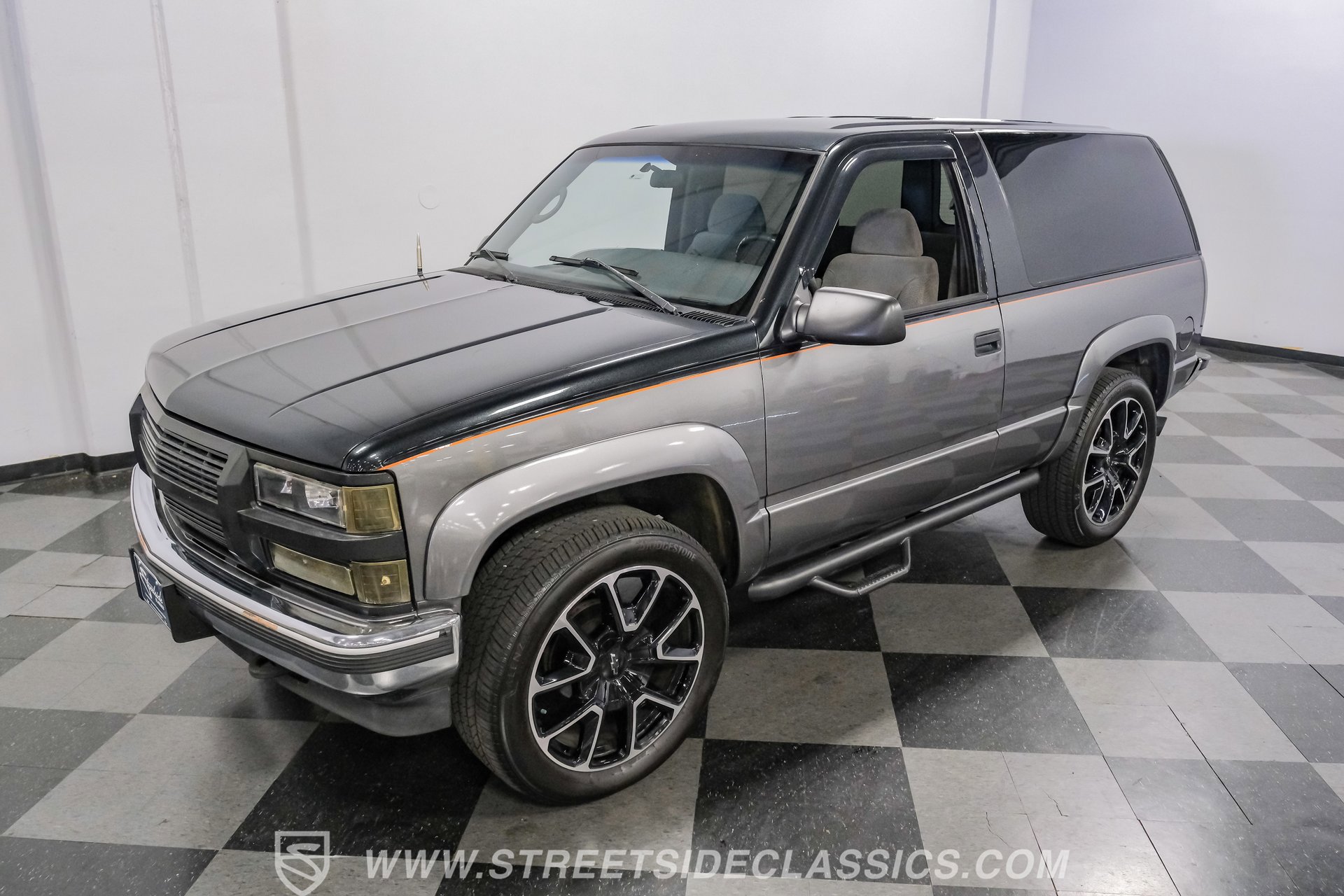 Used 1995 Chevrolet Tahoe 4WD 2-Door image 33