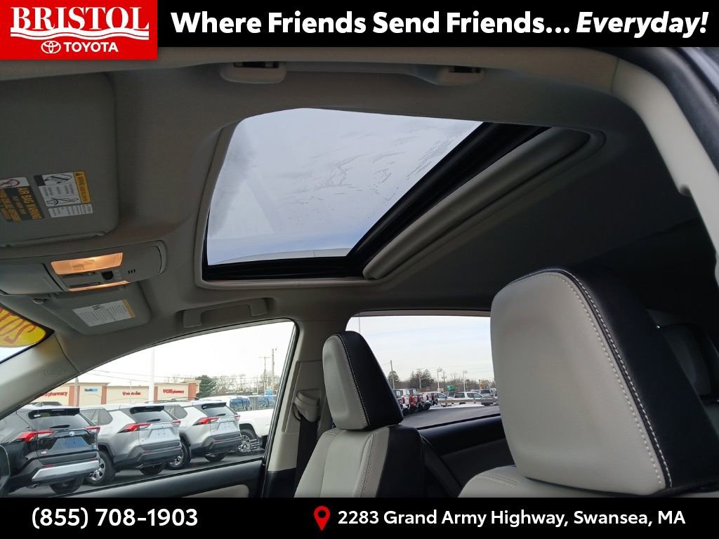 Used 2016 Toyota RAV4 Limited image 19