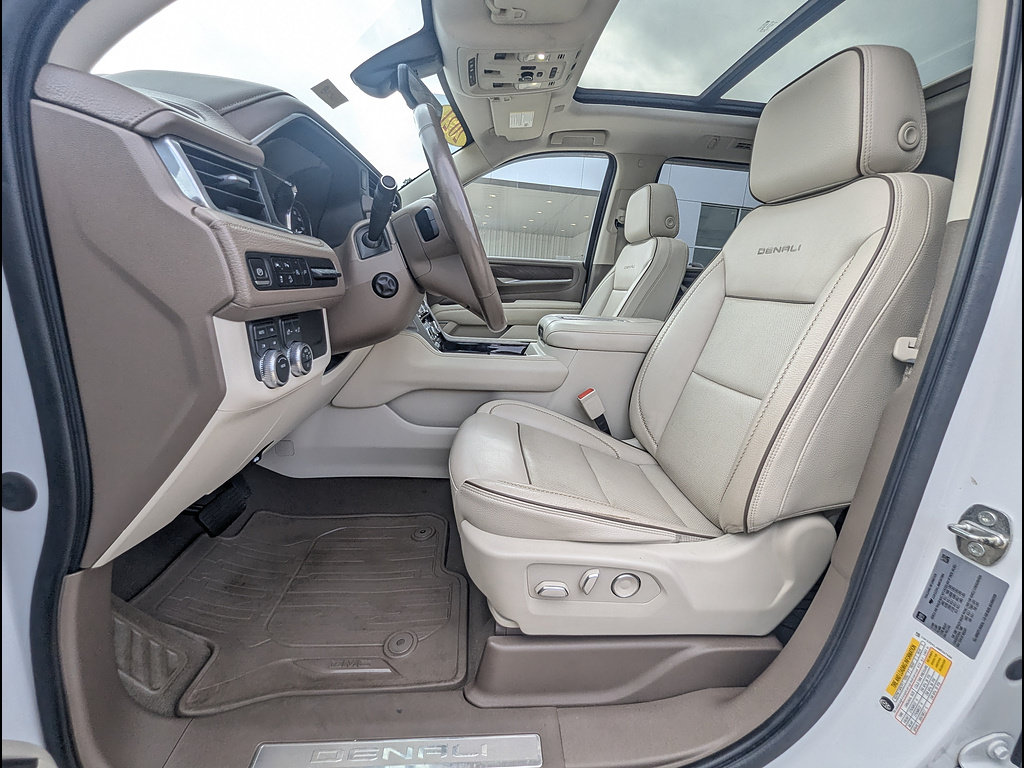 Used 2021 GMC Yukon Denali w/ Denali Premium Package AWD/4WD image 18