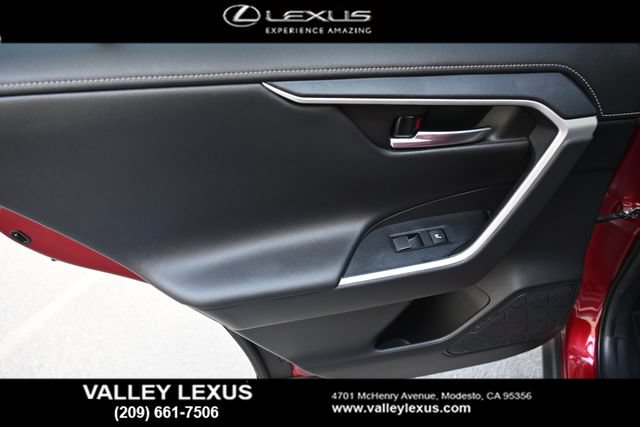 Used 2021 Toyota RAV4 Limited AWD/4WD image 17