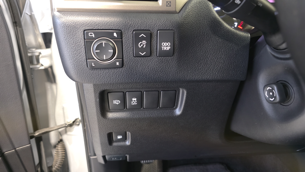 Used 2016 Lexus GX 460 w/ Premium Package AWD/4WD image 20