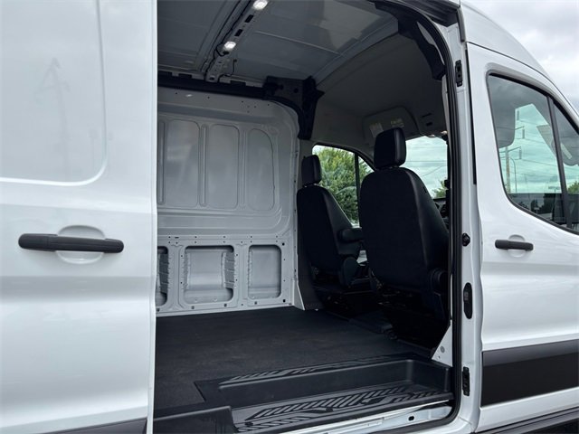 Used 2022 Ford E-Transit Medium Roof image 29