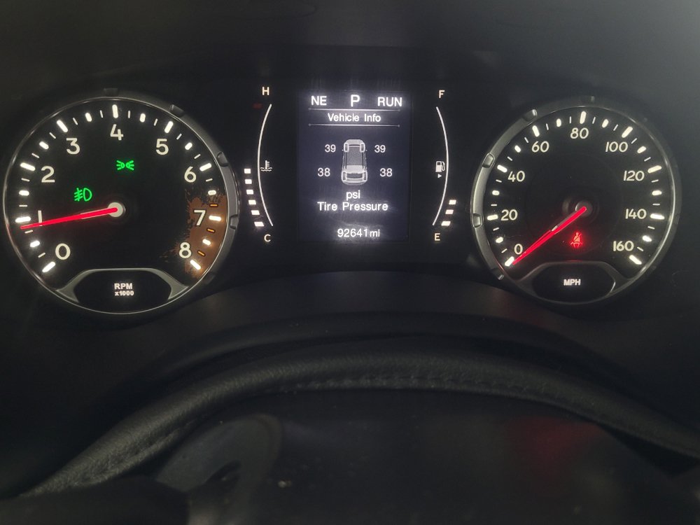 Used 2016 Jeep Renegade Latitude FWD image 23