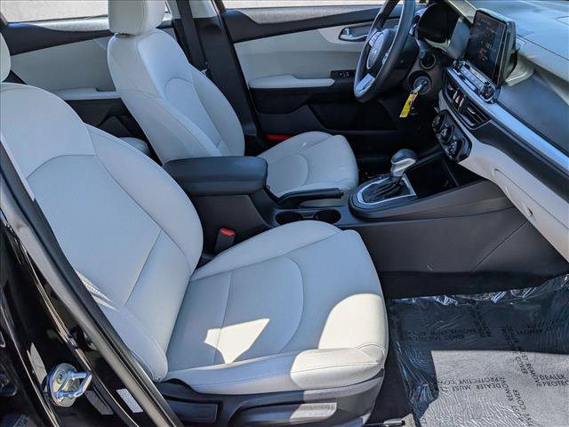 Used 2022 Kia Forte LXS FWD image 19