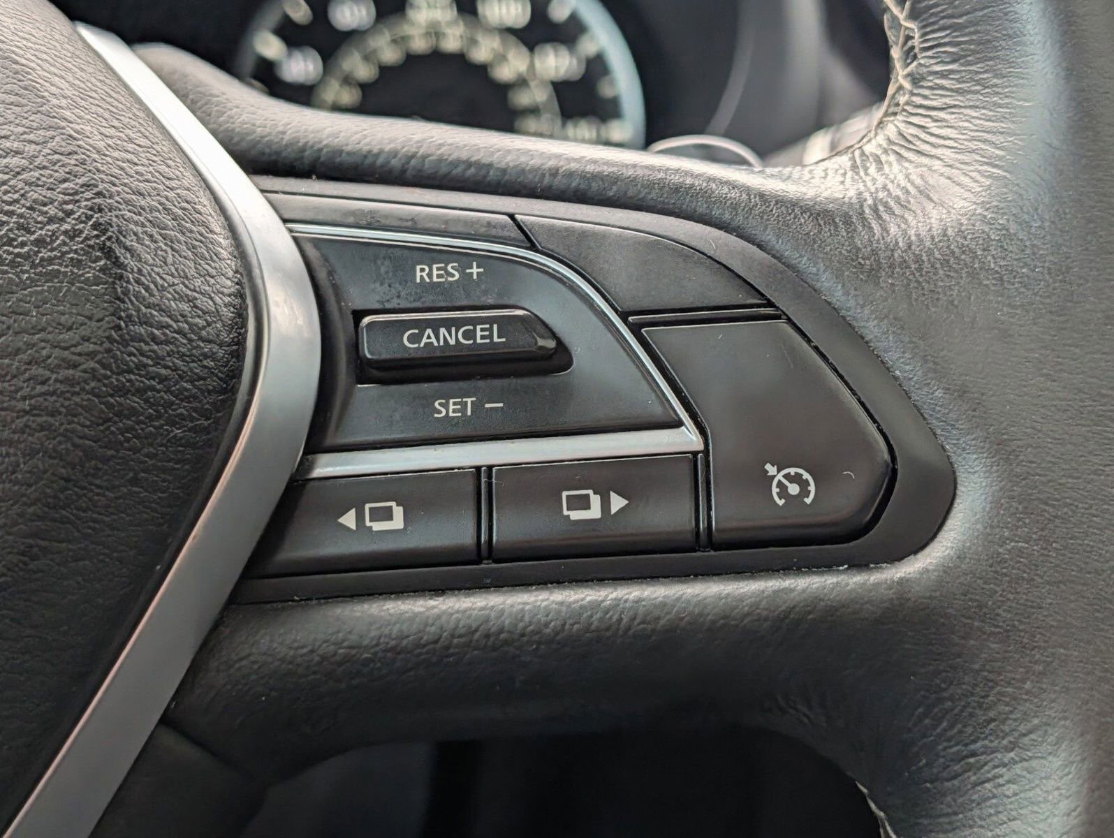 Used 2019 INFINITI QX50 Luxe w/ Navigation Package image 33