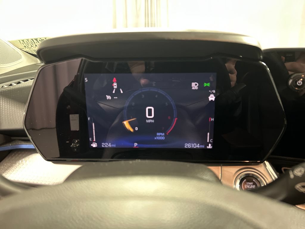 Used 2025 Chevrolet Trax LT w/ LT Convenience Package FWD image 14
