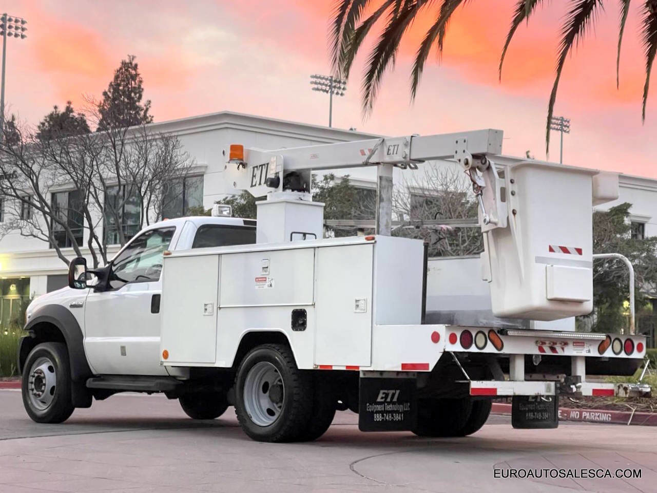 Used 2006 Ford F450 4X2 2dr Regular Cab 140.8 200. image 5