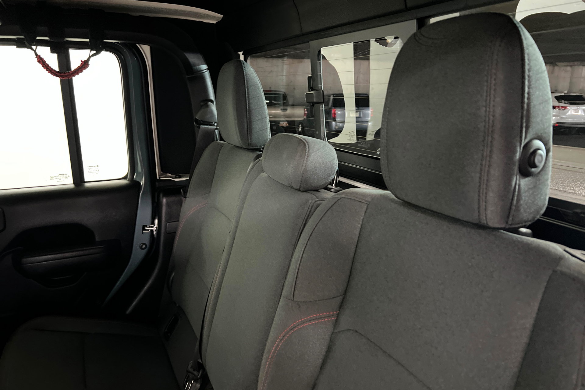 Used 2024 Jeep Gladiator Rubicon w/ Convenience Group AWD/4WD image 20