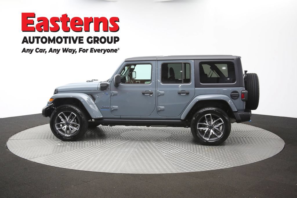 Used 2024 Jeep Wrangler Unlimited w/ Convenience Group AWD/4WD image 61