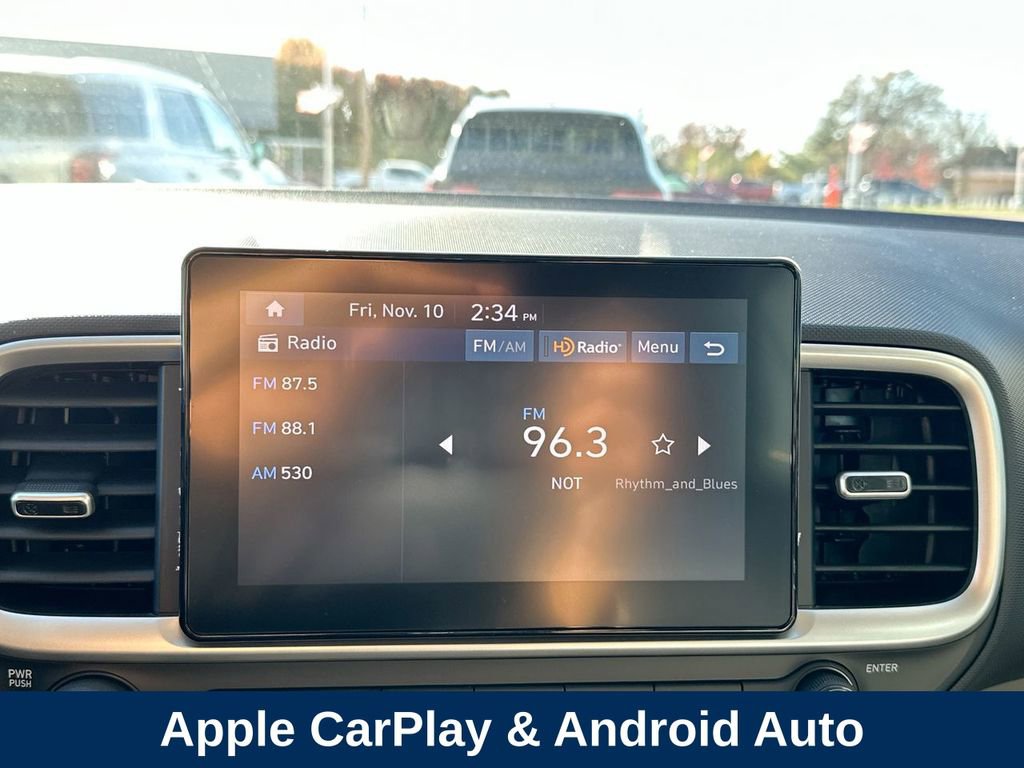 Used 2023 Hyundai Venue SEL image 11