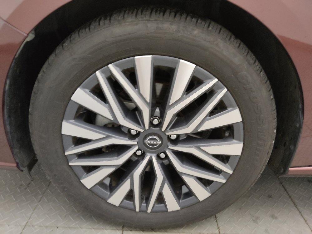 Used 2024 Nissan Altima 2.5 SV FWD image 31
