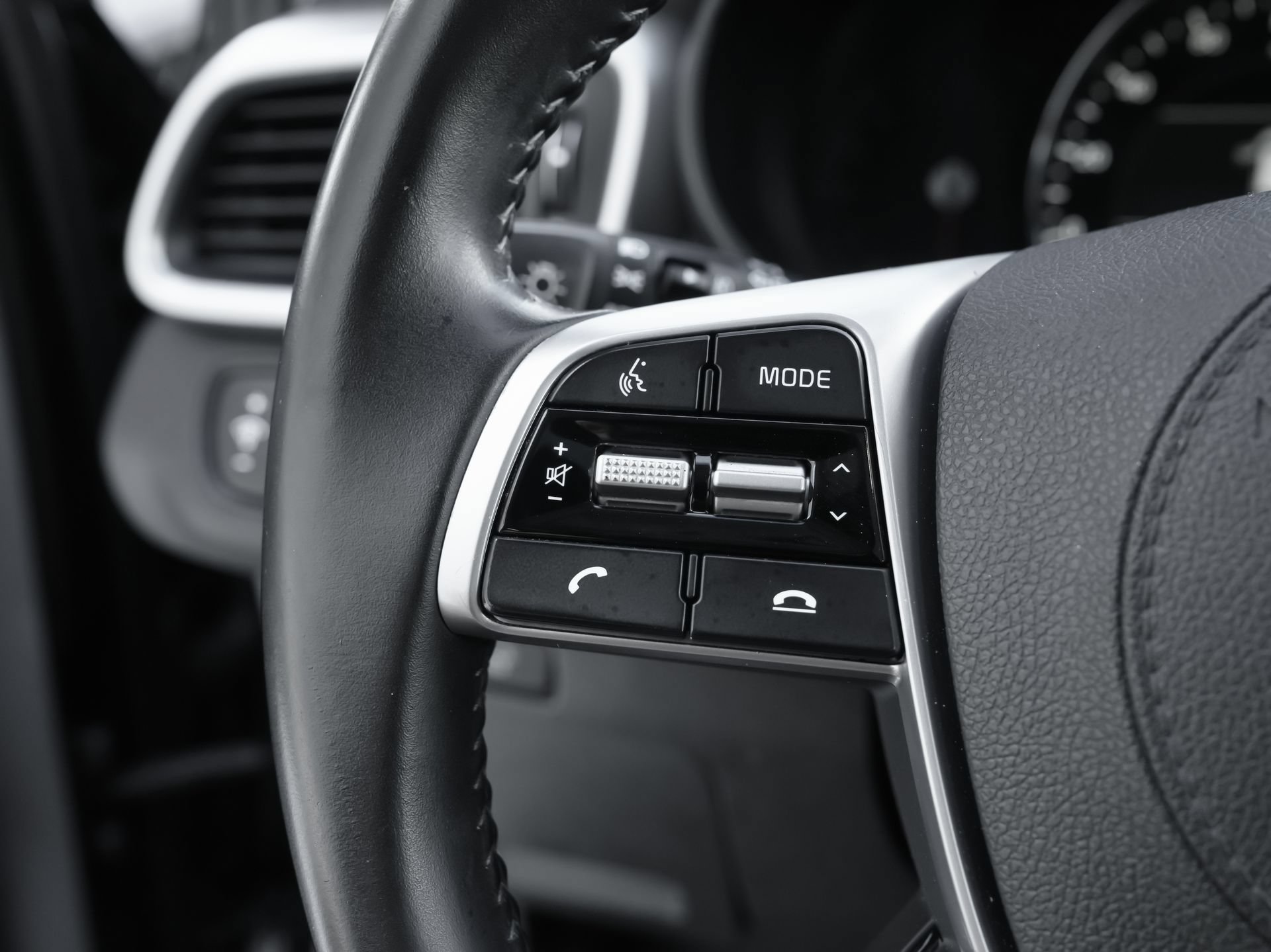 Used 2020 Kia Sorento EX FWD image 17