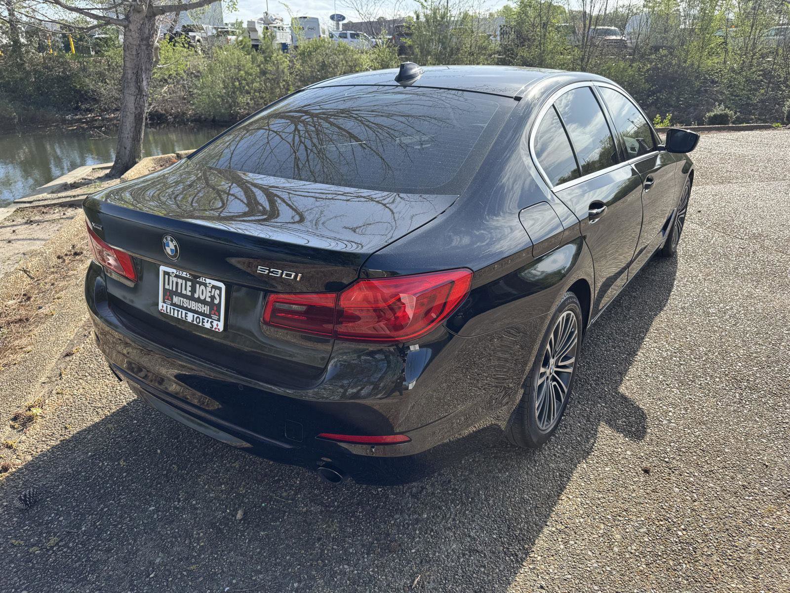 Used 2019 BMW 530i xDrive w/ Convenience Package AWD/4WD image 5