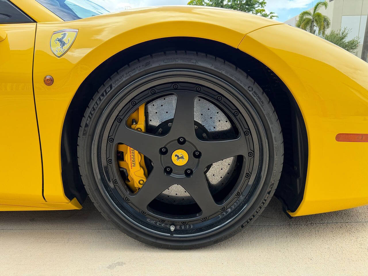 Used 2017 Ferrari 488 Spider RWD image 13