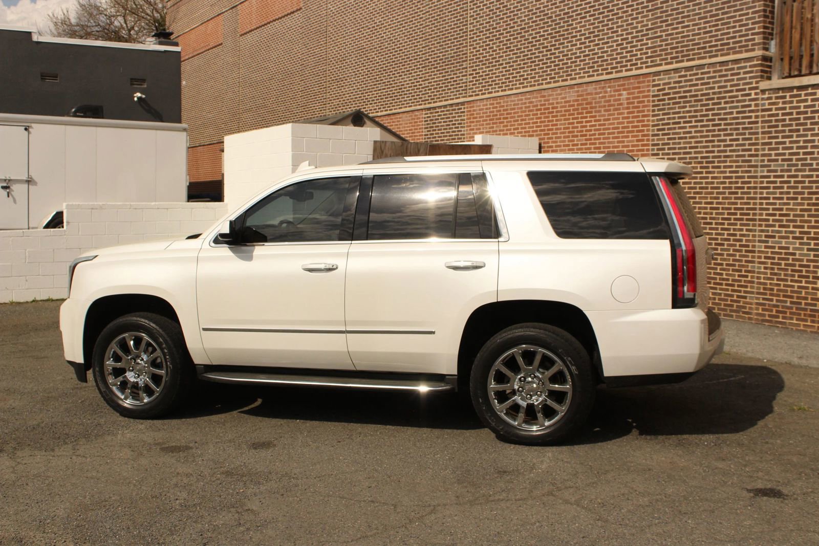 Used 2016 GMC Yukon Denali w/ Open Road Package AWD/4WD image 5