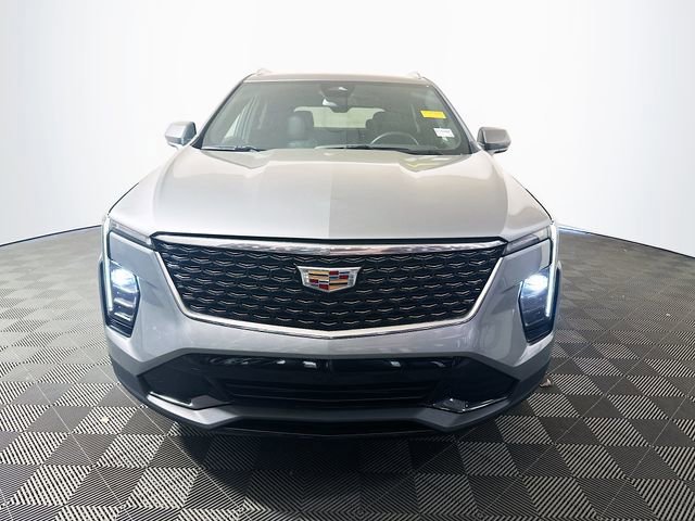 Used 2024 Cadillac XT4 Premium Luxury image 3