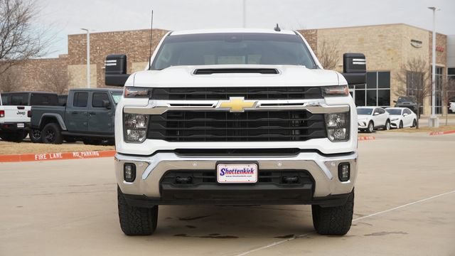 Used 2025 Chevrolet Silverado 2500 LT w/ Safety Package AWD/4WD image 2