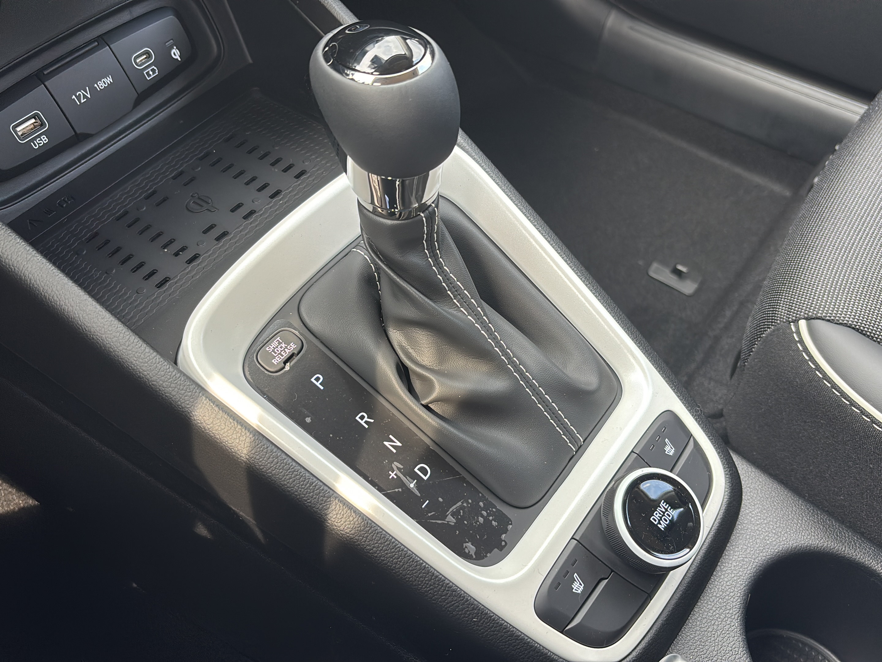 New 2026 Hyundai Venue SEL FWD image 18