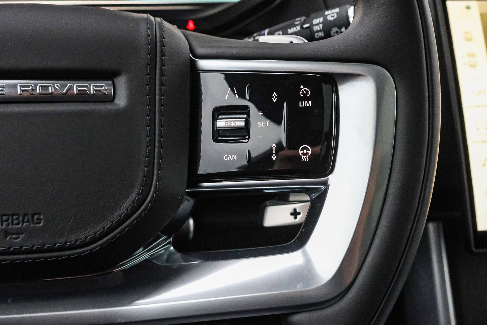 New 2026 Land Rover Range Rover SE image 36