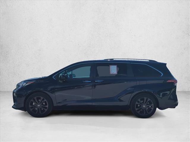 Used 2022 Toyota Sienna XSE FWD image 8