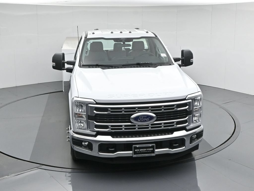 New 2026 Ford F350 XL w/ XL Chrome Package RWD image 45