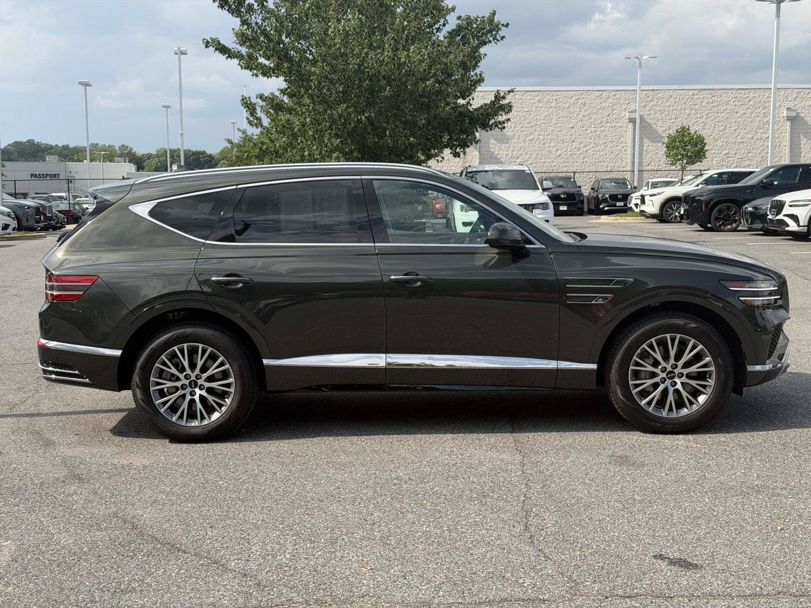 Used 2026 Genesis GV80 2.5T RWD image 4