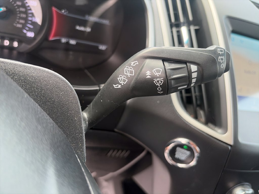 Used 2020 Ford Edge SEL FWD image 36