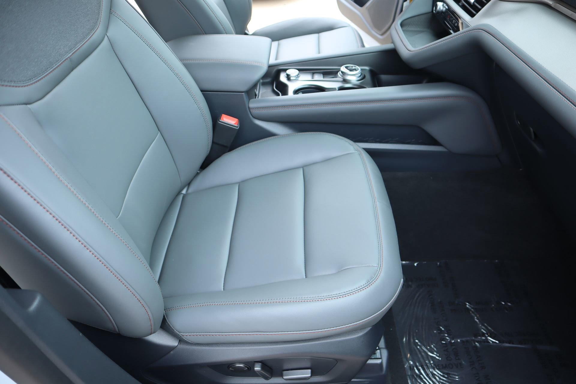 New 2026 Ford Explorer Active RWD image 15