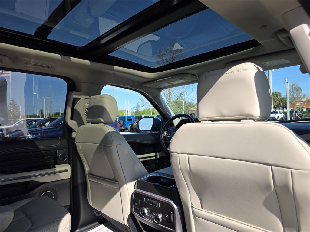 Used 2020 Ford Expedition Platinum image 12