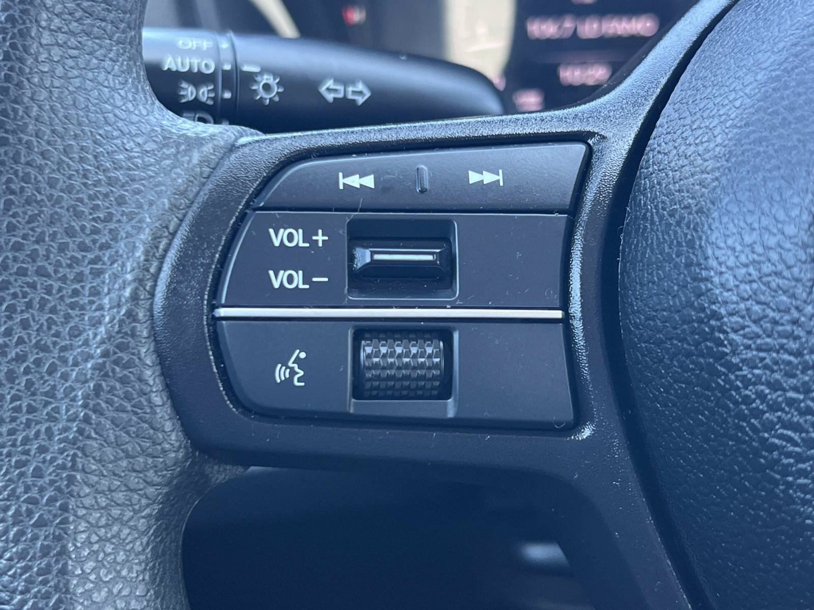 Certified 2023 Honda Accord EX image 9