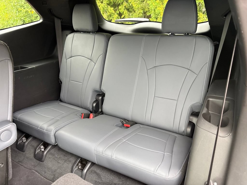 Used 2023 Buick Enclave Essence FWD image 24