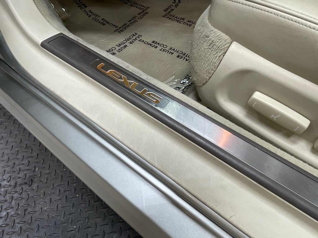Used 2004 Lexus SC 430 Convertible RWD image 16