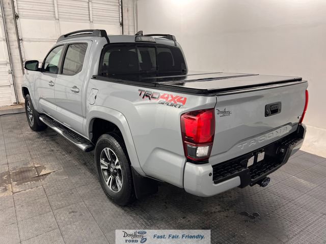 Used 2019 Toyota Tacoma TRD Sport w/ Technology Package AWD/4WD image 5