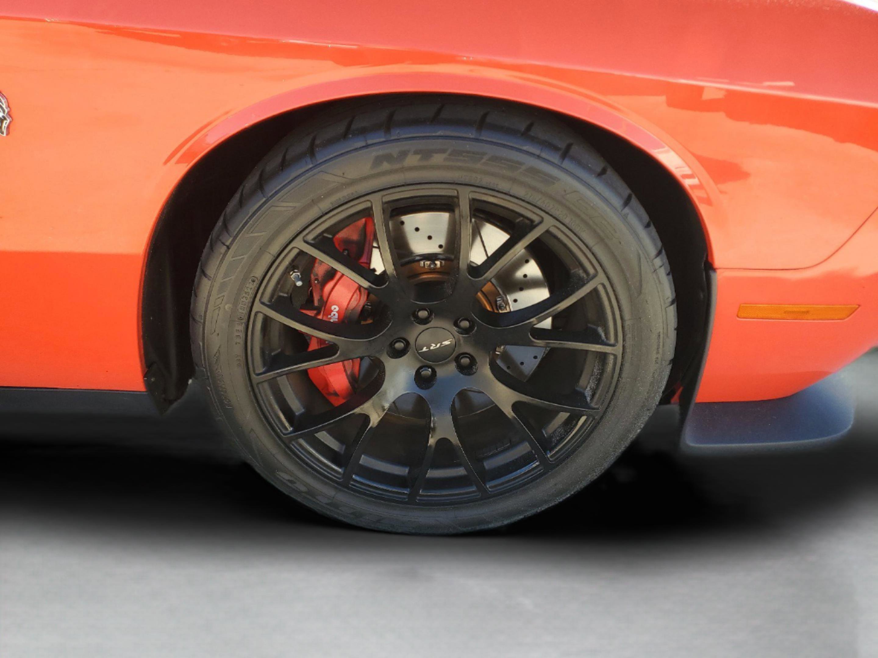 Used 2016 Dodge Challenger SRT Hellcat RWD image 31