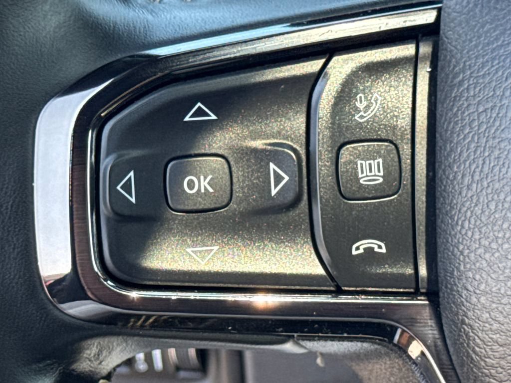 Used 2025 RAM 3500 Limited AWD/4WD image 36