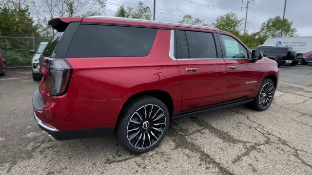 New 2026 Chevrolet Suburban High Country AWD/4WD image 2