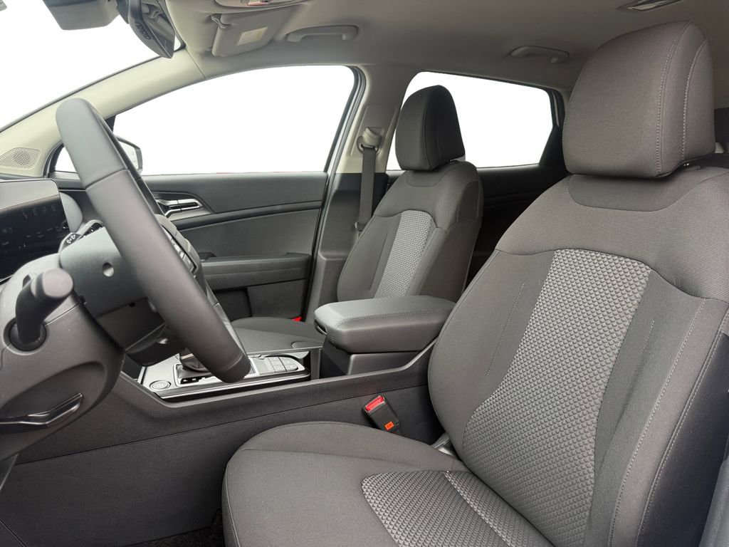 New 2026 Kia Sportage LX image 9