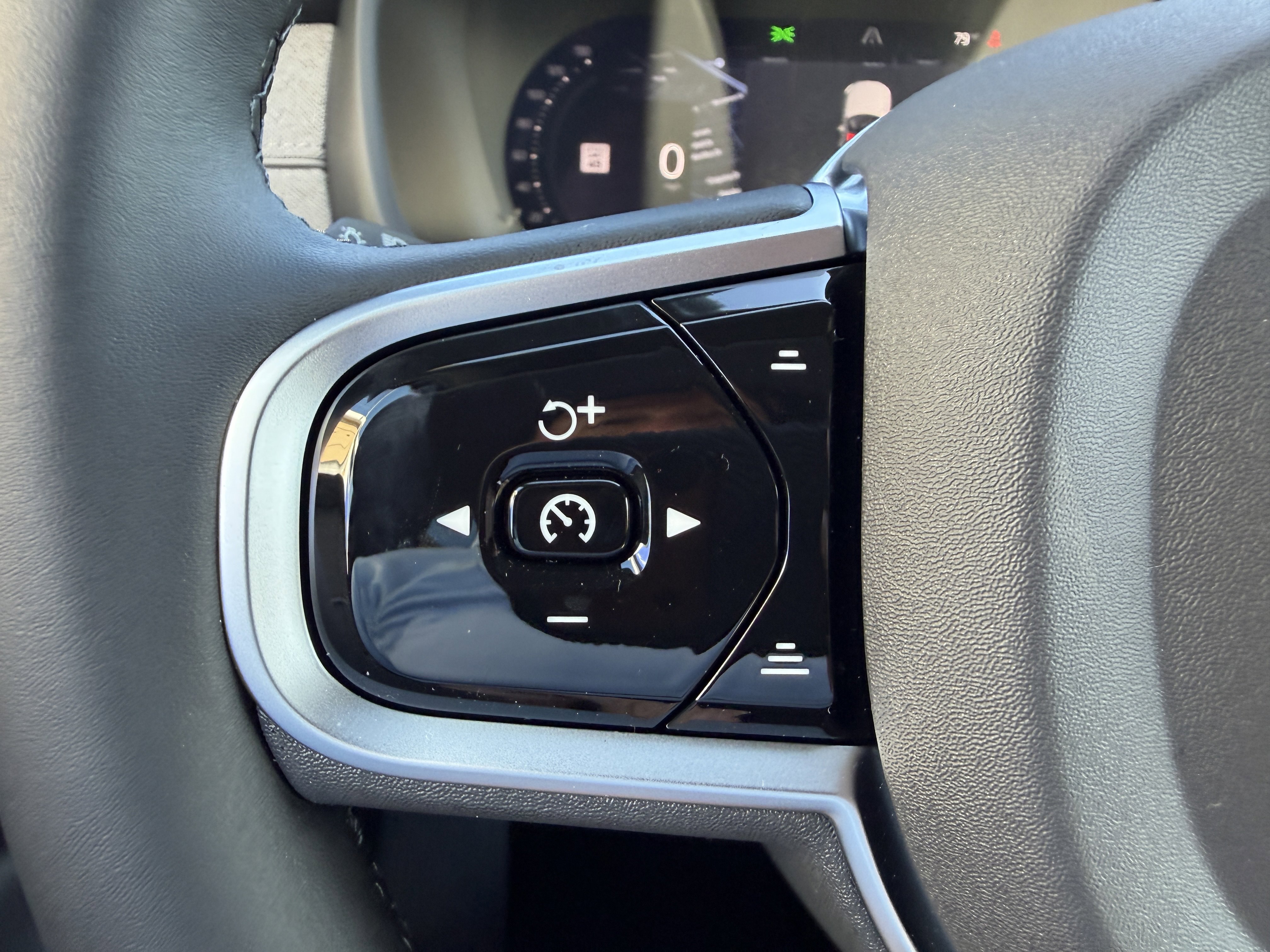 New 2026 Volvo XC90 B6 Plus image 27