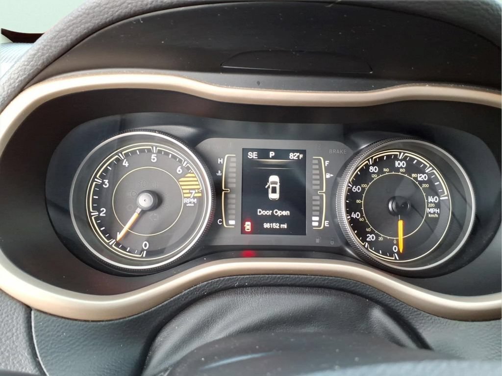 Used 2017 Jeep Cherokee Sport FWD image 23