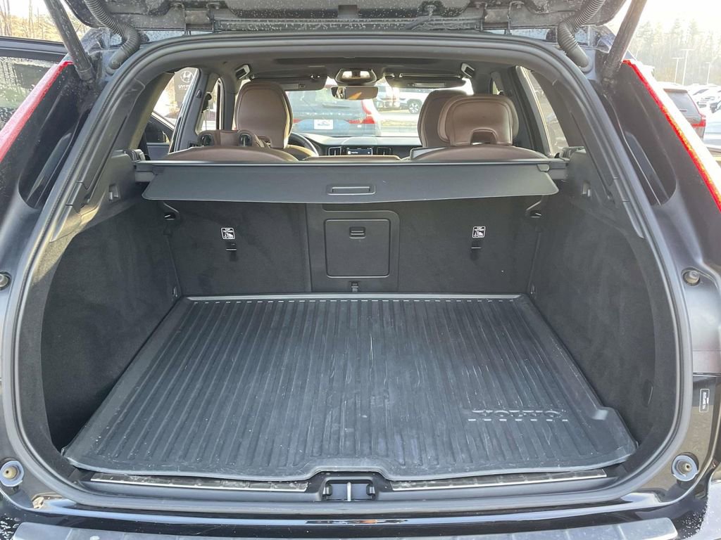 Used 2023 Volvo XC60 B5 Plus w/ Climate Package image 30