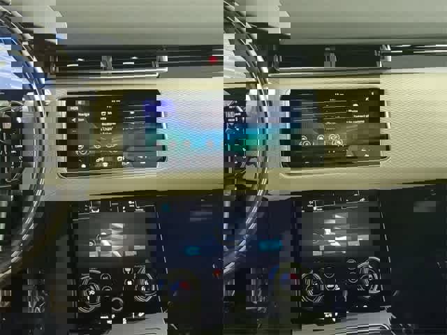 Used 2020 Land Rover Range Rover Velar R-Dynamic S image 31