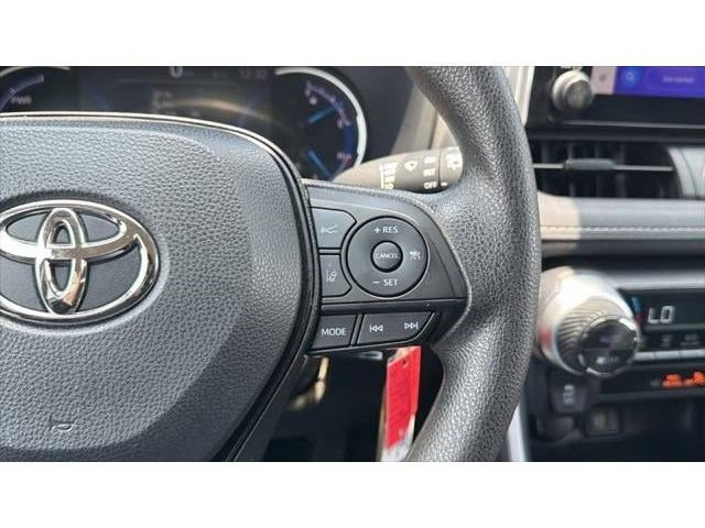 Certified 2025 Toyota RAV4 LE AWD/4WD image 27