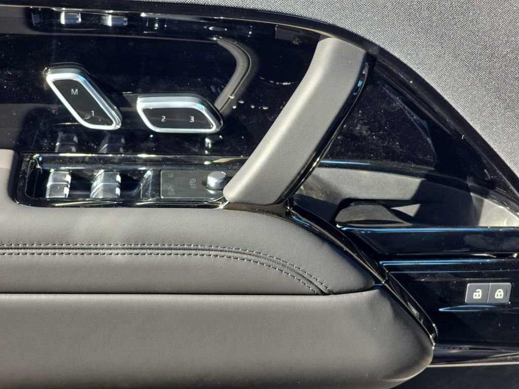 New 2026 Land Rover Range Rover Sport SV image 29