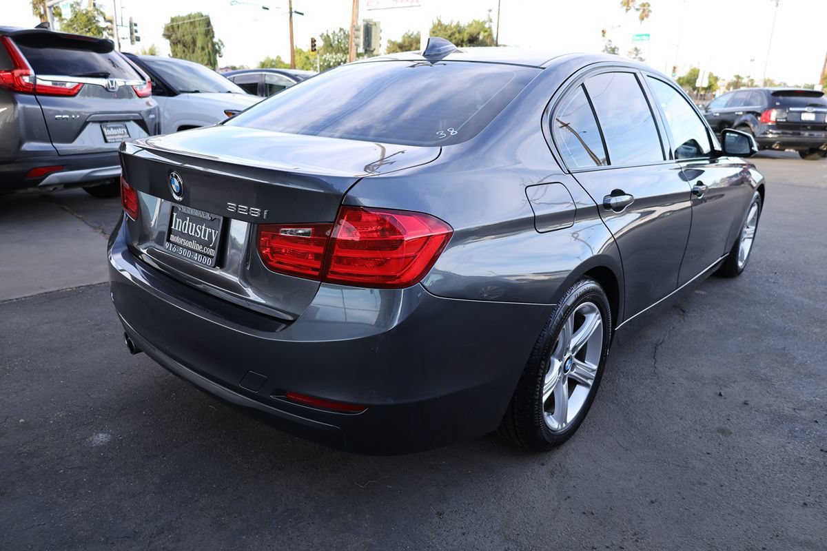 Used 2015 BMW 328i Sedan RWD image 4