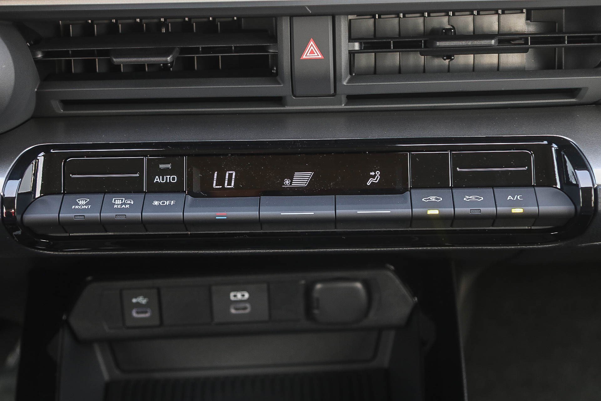 New 2026 Toyota Prius LE image 17