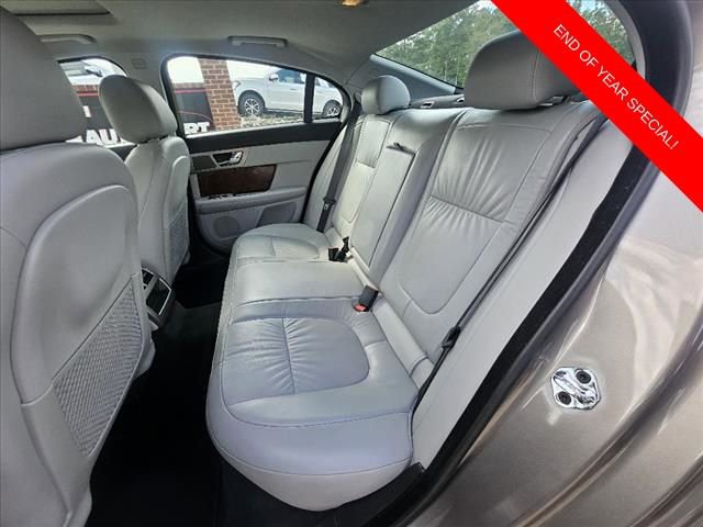 Used 2009 Jaguar XF Luxury image 7