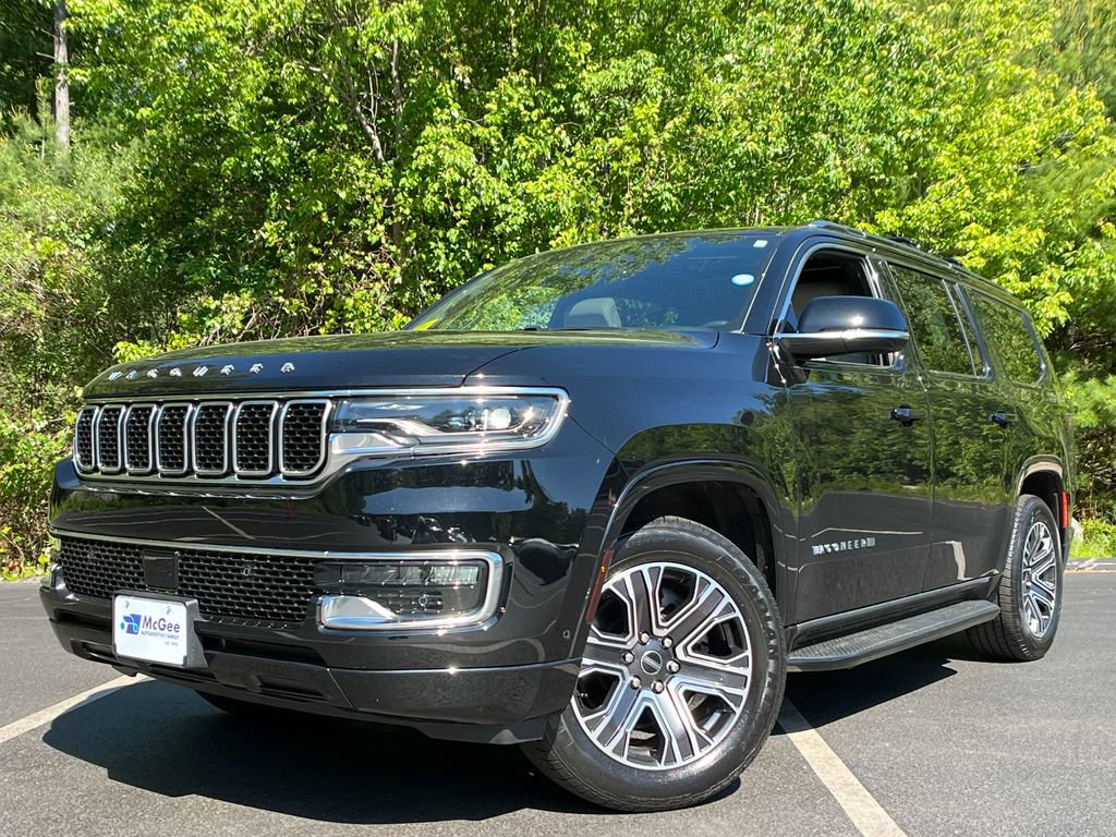 Used 2025 Jeep Wagoneer 4WD w/ Premium Group I