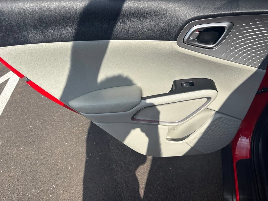 Used 2022 Kia Soul LX FWD image 26
