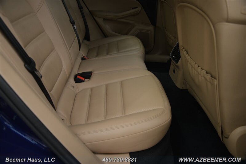 Used 2023 Porsche Macan AWD/4WD image 20