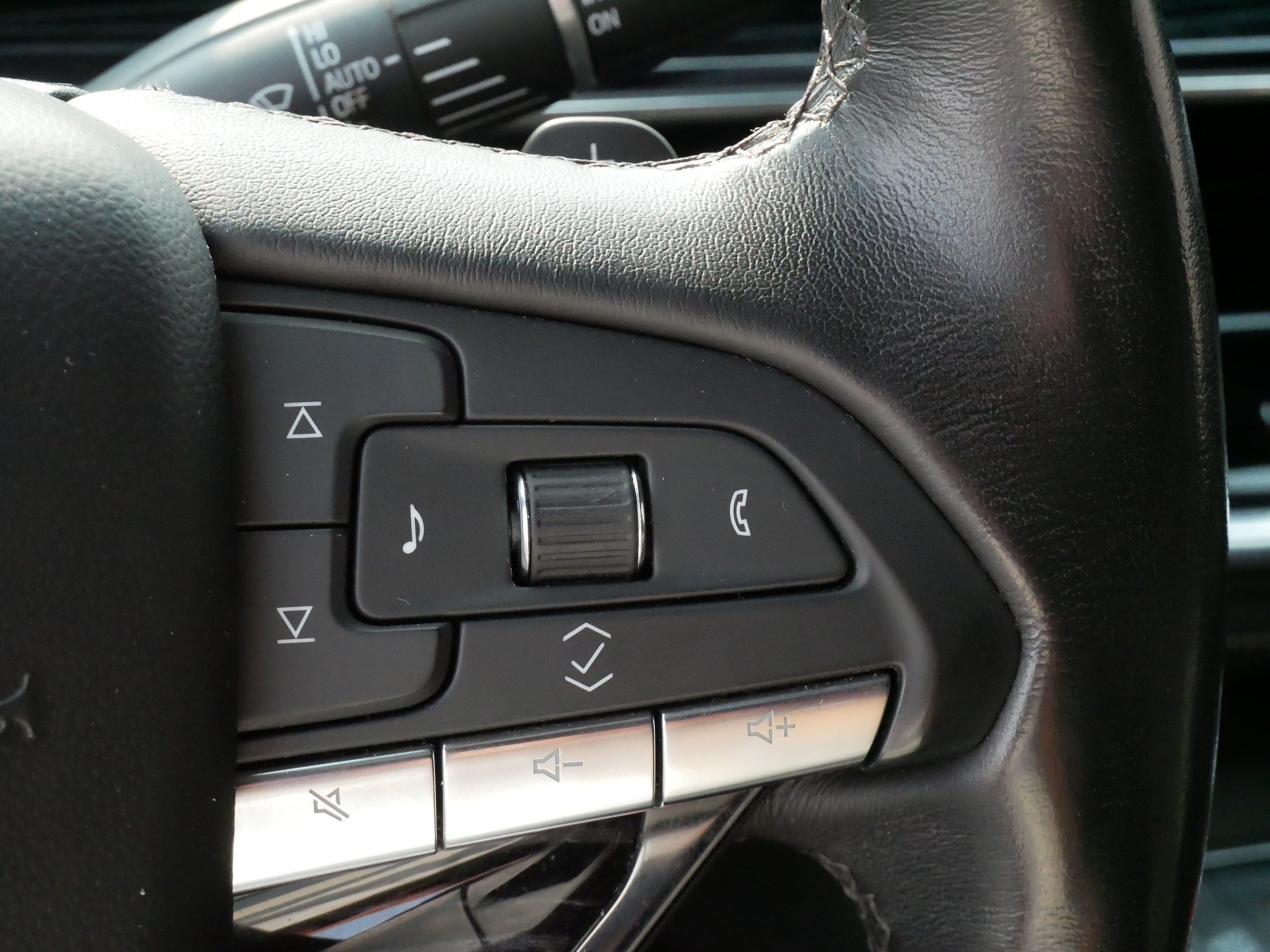 Used 2023 Cadillac Escalade Sport w/ Touring Package AWD/4WD image 21